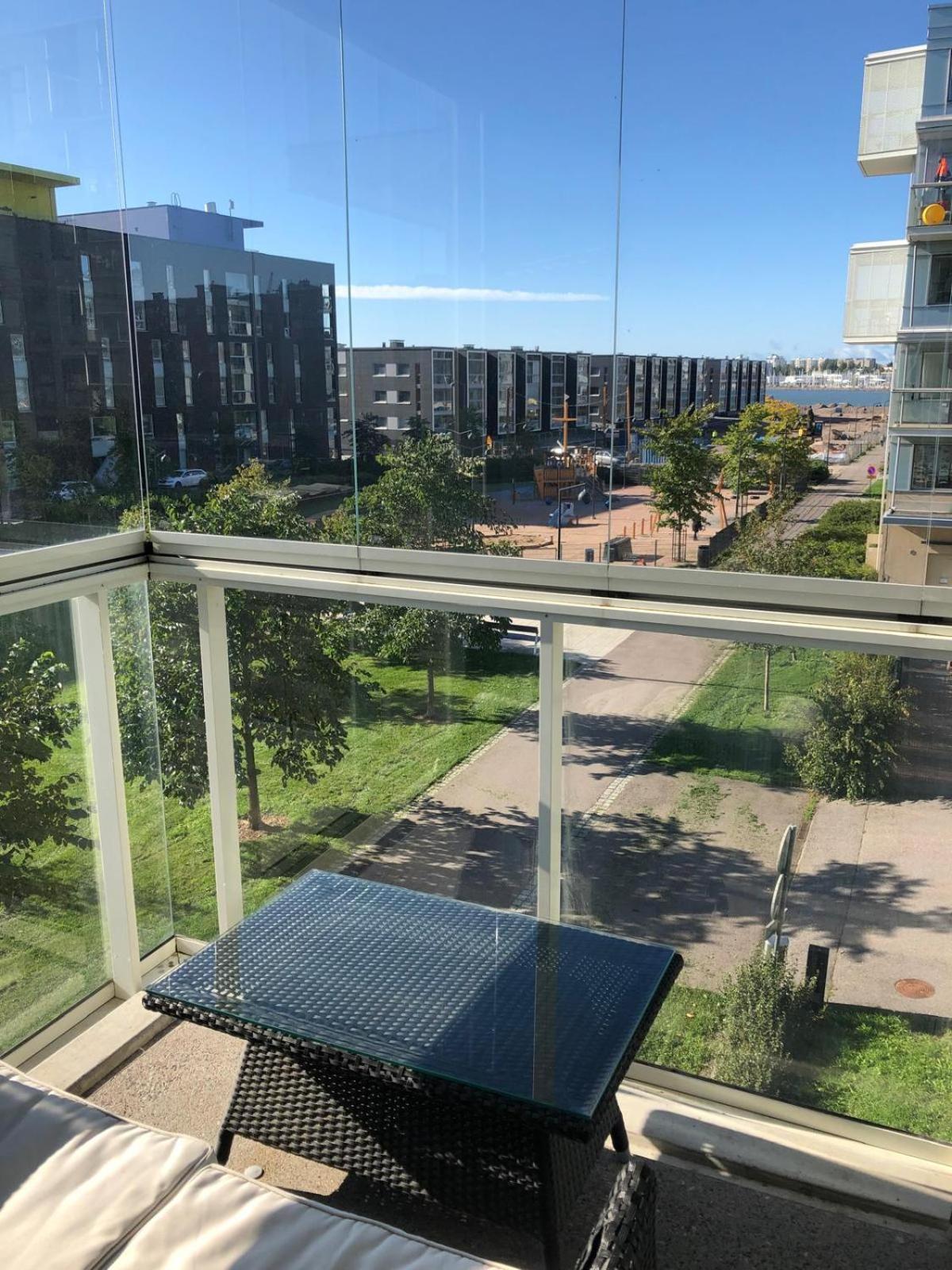 Gella Canalside Apartments With Sauna And Balcony In Address Saukonpaadenranta 4 Helsingfors Exteriör bild